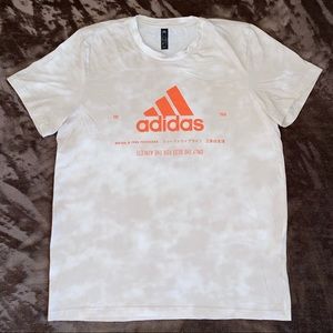 Adidas graphic t-shirt international collection